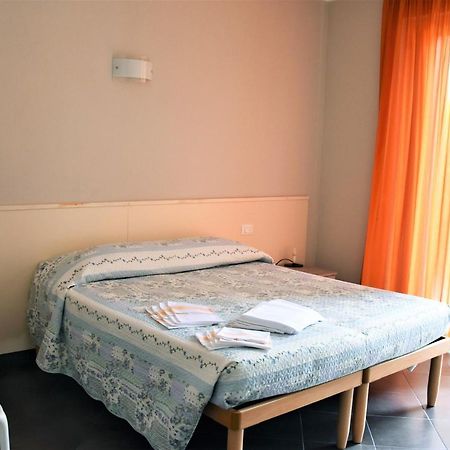Le Vele Residence Пьетра-Лигуре Экстерьер фото