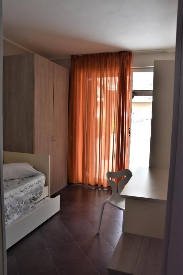 Le Vele Residence Пьетра-Лигуре Экстерьер фото